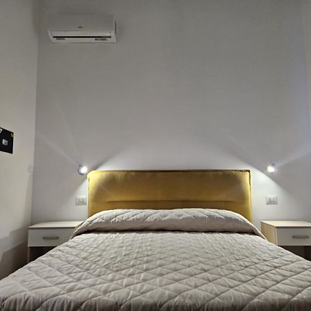La Casa Di Nina Panzió Palermo Kültér fotó